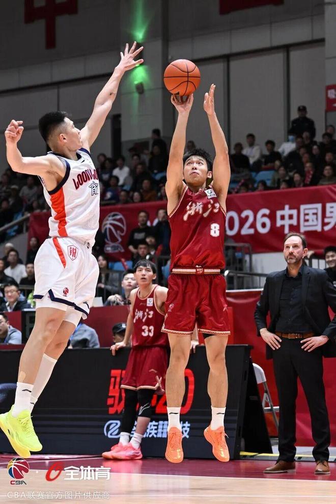 中国官方网站- 广东宏远vs广厦男篮cba季后赛对决最新消息 